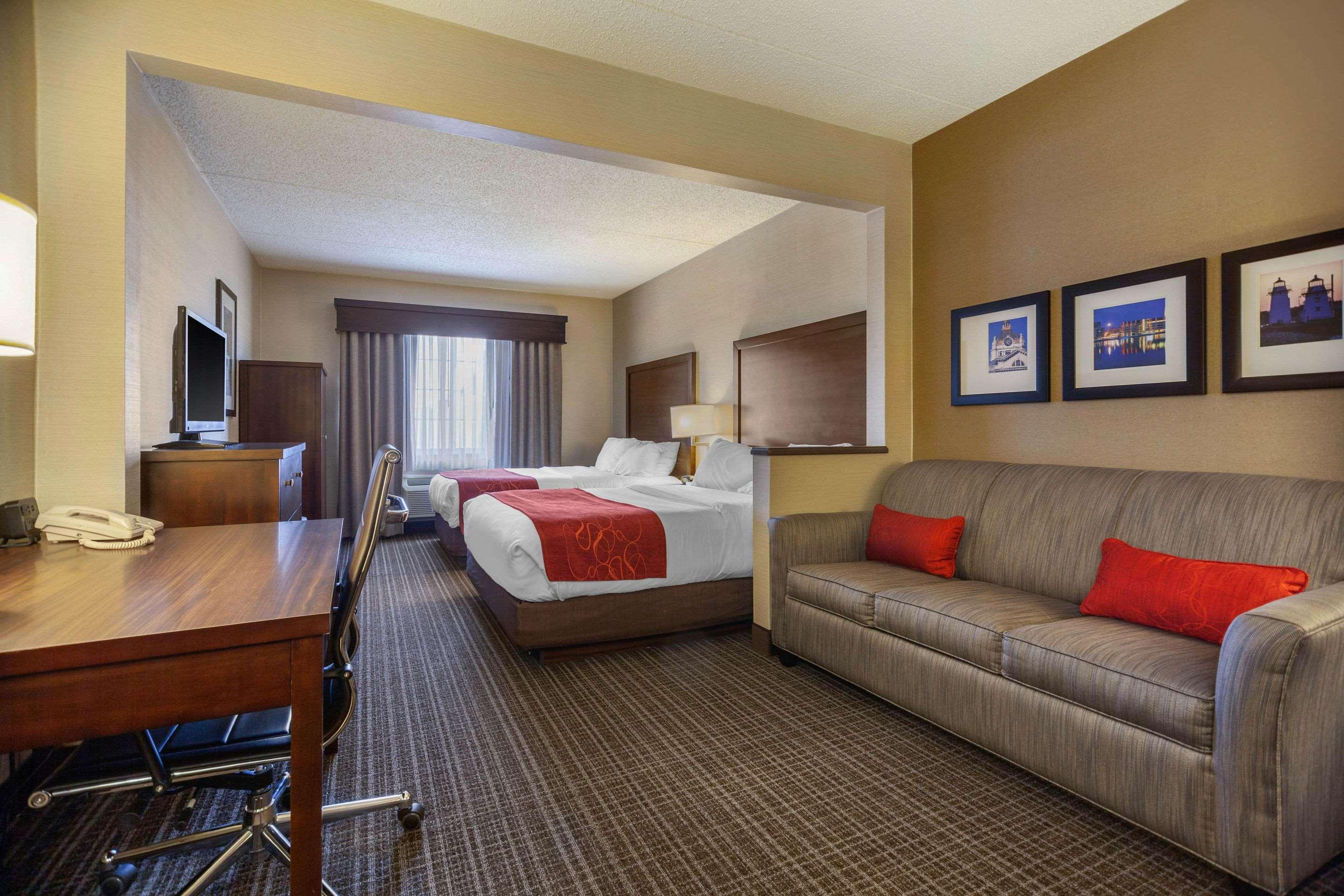 Comfort Suites Green Bay Exterior photo